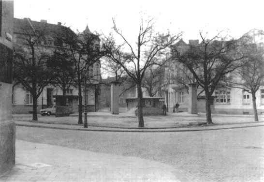 um 1930